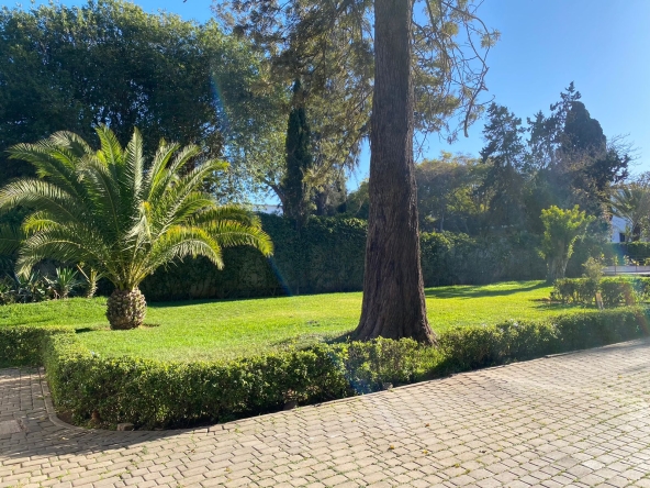 Trés belle Villa à vendre à Souissi - Media7 Immobilier